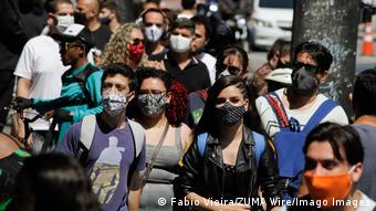 Covid-19: Brasil registra 1.689 mortes e tem 16,9 milh&otilde;es de casos