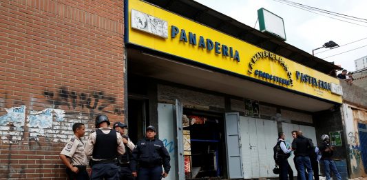 Saque a padaria e protestos deixam mortos na Venezuela