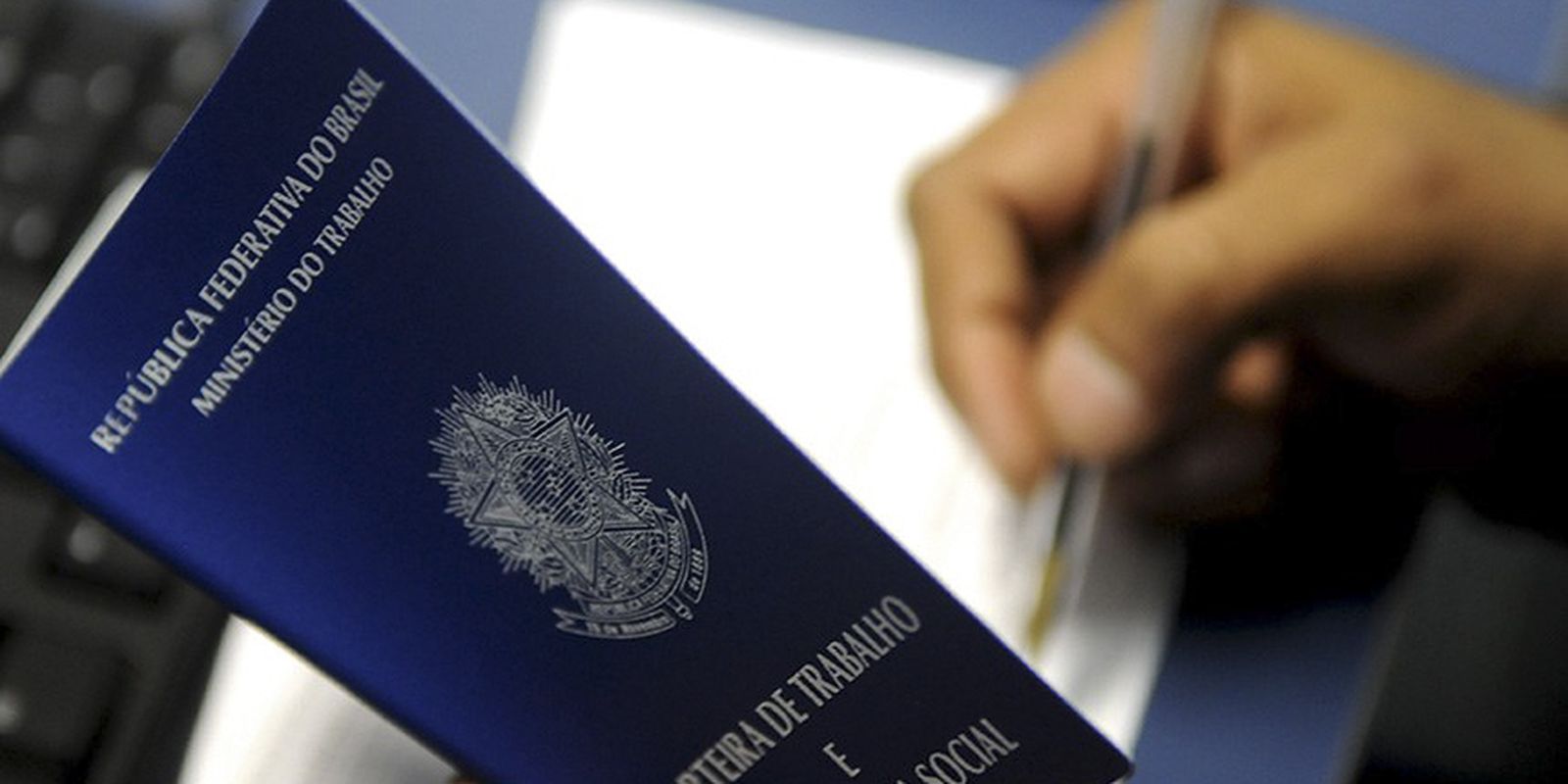 caged:-brasil-gerou-2,7-milhoes-de-empregos-formais-em-2021