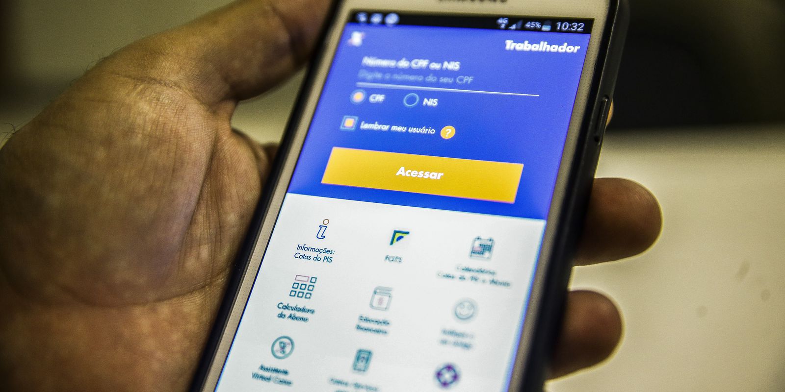 vitimas-de-enchentes-em-cidades-da-bahia-e-de-minas-poderao-sacar-fgts