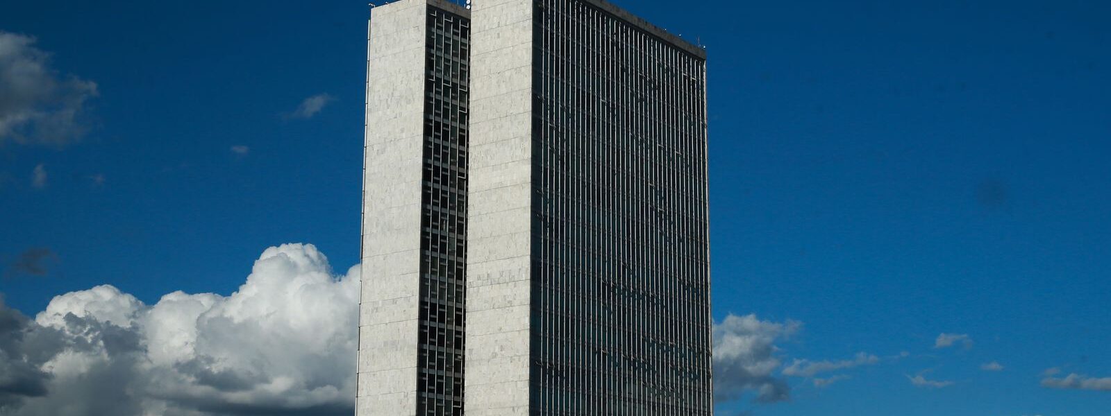 camara-aprova-projeto-que-pune-quem-incentiva-violencia-no-transito