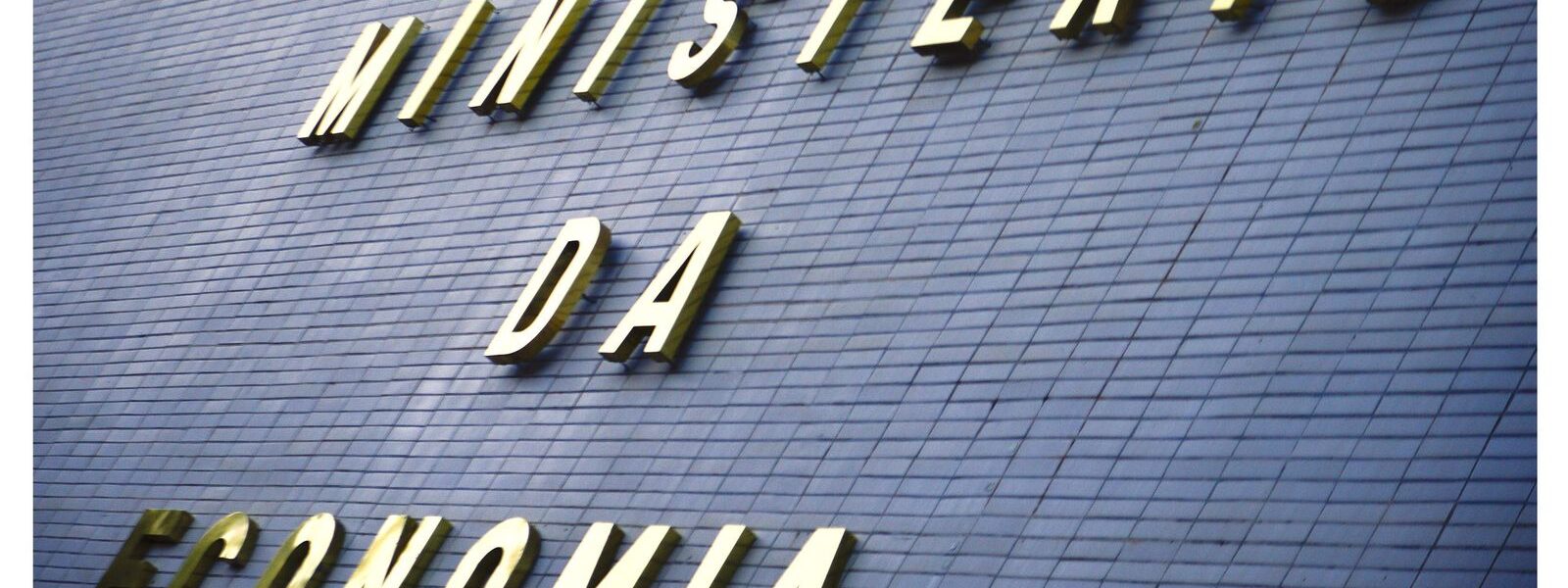 guedes-nomeia-daniella-marques-como-nova-secretaria-especial