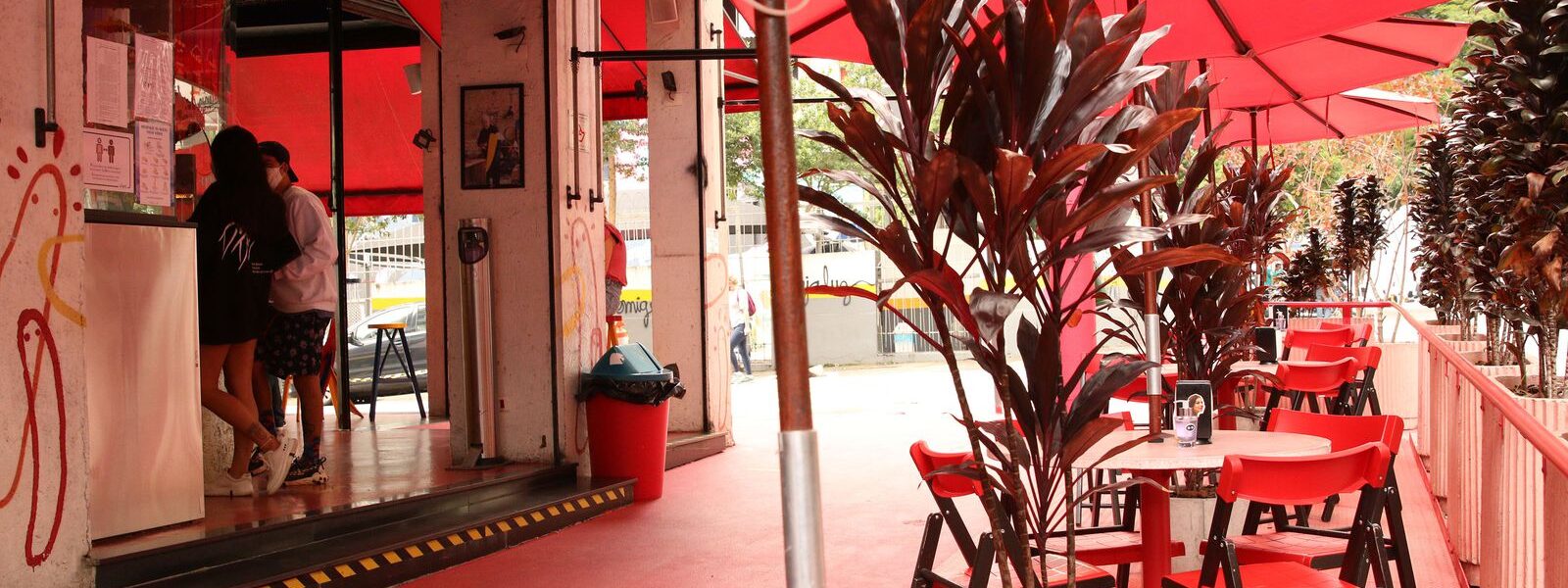 tres-em-quatro-restaurantes-tiveram-afastamento-por-covid-19-ou-gripe