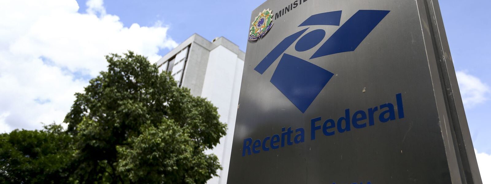 receita-atualiza-regras-de-controle-de-entrada-e-saida-de-dinheiro