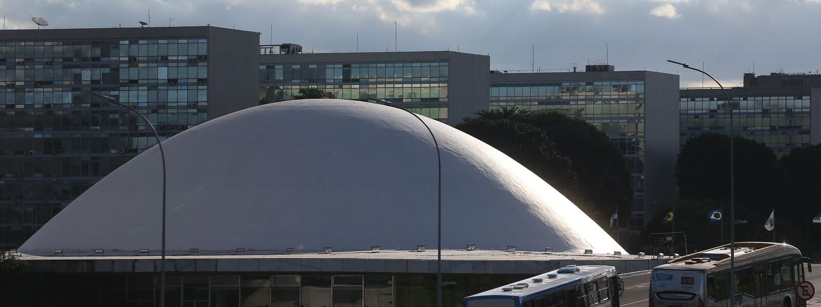 ccj-do-senado-aprova-pec-da-transicao