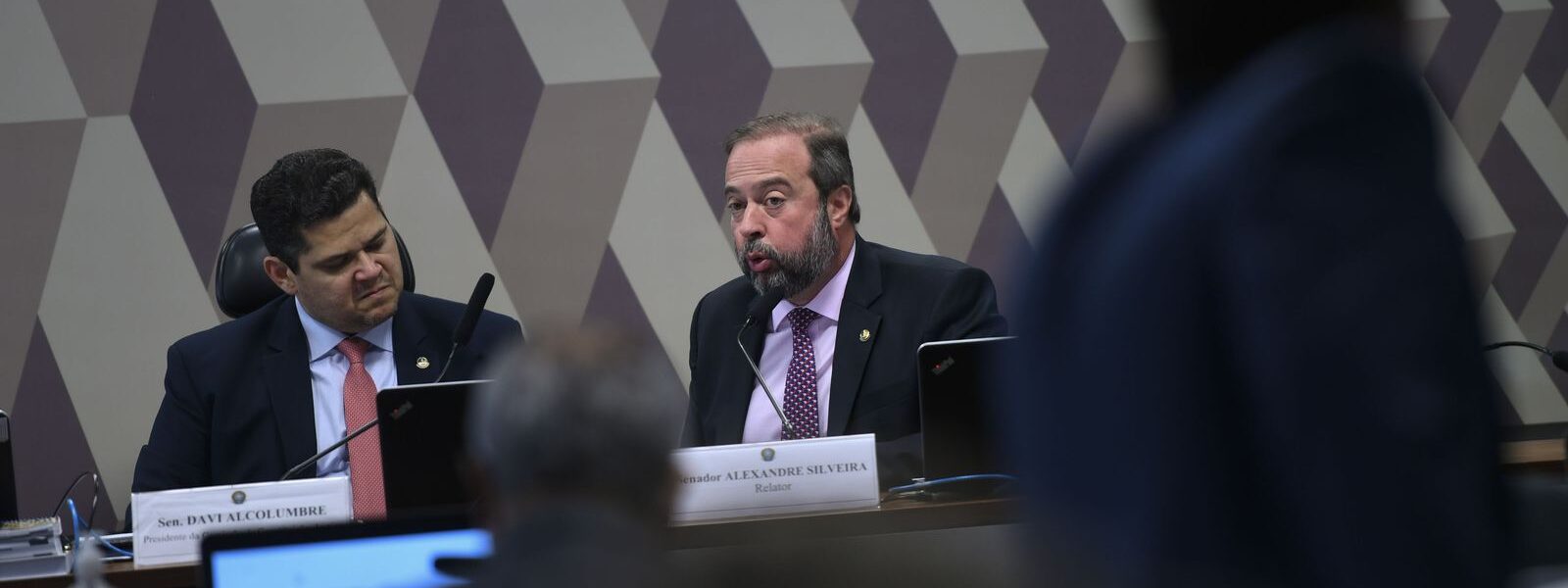 no-senado,-ccj-discute-a-pec-da-transicao